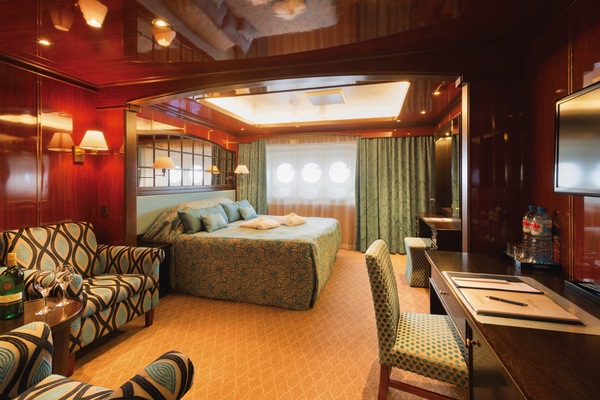 APT Travelmarvel MS Caledonian Sky Standard Suite 1.jpg